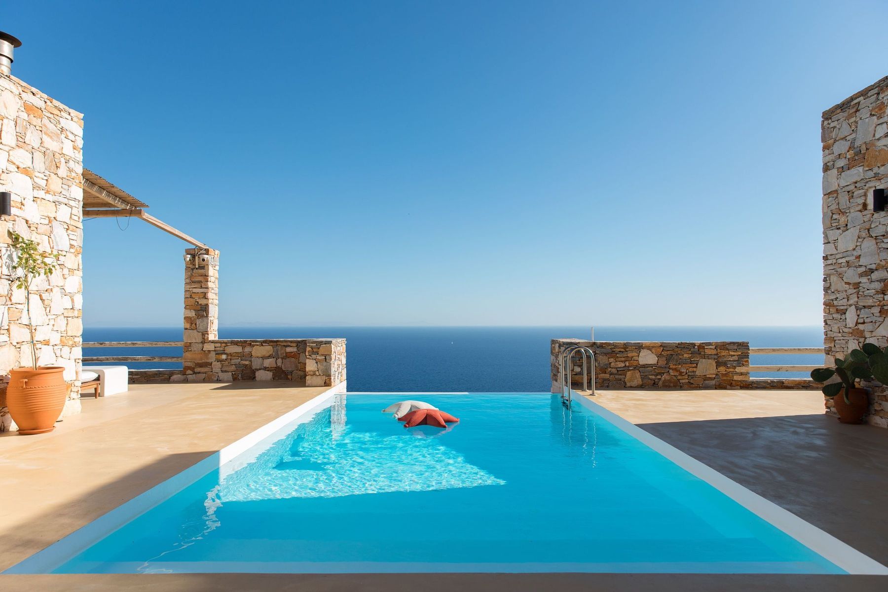 The pool running out towards the open sea